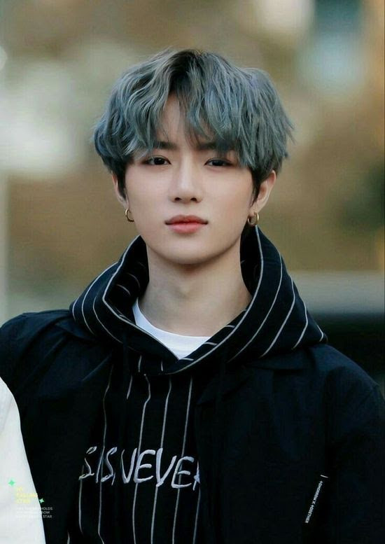 Beomgyu (TXT) là &quot;cây hút fan&quot; của nhóm, với lượng người hâm mộ đông đảo khi sở hữu visual hàng &apos;đỉnh&apos;, cộng với chất giọng trời ban, kèm theo thần thái độc đáo không lẫn vào đâu được. Bên cạnh đó, cả hai &quot;gà cưng&quot; của HYBE cũng có một điểm chung thú vị: Là quân bài &quot;chốt sổ&quot; trong đội hình chính thức của nhóm.