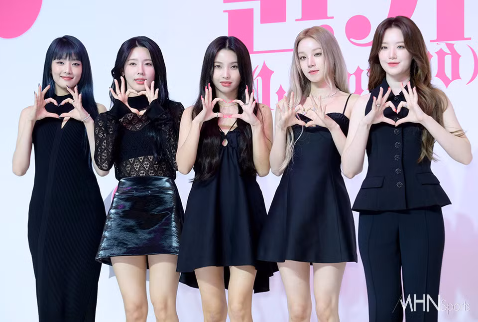 (G)I-DLE đã đứng đầu tại 18 khu vực trong hạng mục iTunes Top Album ngay sau khi phát hành album mới I feel. (G)I-DLE đã đứng đầu tại 18 khu vực trong hạng mục iTunes Top Album ngay sau khi phát hành album mới I feel.