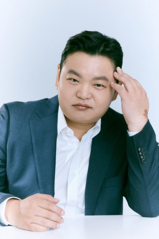 Ko Kyu Pil ra mắt làng giải trí khi mới 11 tuổi qua tác phẩm điện ảnh Kid Cop. Sau đó, anh tạm dừng hoạt động trong khoảng 9 năm để tập trung cho việc học trước khi trở lại với diễn xuất vào năm 2003. Từ đó đến nay, nam diễn viên góp mặt trong hàng loạt tác phẩm như The Fiery Priest, Partners For Justice, Hạ cánh nơi anh… và đặc biệt để lại ấn tượng mạnh qua vai Cho Rong trong Vây hãm; Không lối thoát 3 (2023). Ko Kyu Pil ra mắt làng giải trí khi mới 11 tuổi qua tác phẩm điện ảnh Kid Cop. Sau đó, anh tạm dừng hoạt động trong khoảng 9 năm để tập trung cho việc học trước khi trở lại với diễn xuất vào năm 2003. Từ đó đến nay, nam diễn viên góp mặt trong hàng loạt tác phẩm như The Fiery Priest, Partners For Justice, Hạ cánh nơi anh… và đặc biệt để lại ấn tượng mạnh qua vai Cho Rong trong Vây hãm; Không lối thoát 3 (2023).