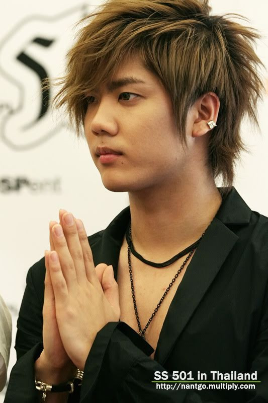 Kim Kyujong ra mắt với tư cách rapper và vocal chính của SS501. Sau khi kết thúc hợp đồng với DSP Media vào năm 2010, Kim Kyujong cùng với Heo Youngsaeng gia nhập B2M Entertainment, thường xuyên tổ chức các sự kiện chung. Kim Kyujong đã ra mắt solo với Yesterday vào năm 2011 và tham gia sân khấu nhạc kịch trong Goong: Musical cùng năm.Kim Kyujong đã tham gia nhiều bộ phim truyền hình, gần đây nhất là Different Dreams vào năm 2019. Cùng với tài năng diễn xuất, ca hát, rap và nhảy, Kim Kyujong còn là một họa sĩ lành nghề và đã tham gia các triển lãm nghệ thuật cũng như giới thiệu các tác phẩm của mình trên Instagram. Kim Kyujong gia nhập công ty mới Connectome Entertainment vào tháng 6/2023. Vào ngày 21/8, Kim Kyujong đã đăng một hình ảnh lên Instagram chính thức của mình, ngụ ý rằng anh ấy đang chuẩn bị có sáng tác mới.