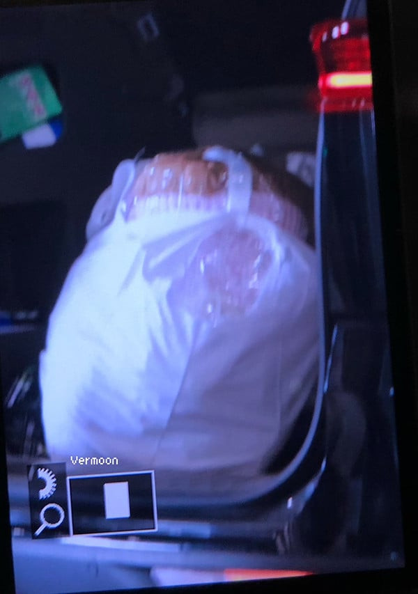 Chú gấu bông trong story giống với chú gấu bông được Vernon mang theo trong chuyến lưu diễn ở Mỹ với SEVENTEEN vào cuối năm 2022. Chú gấu bông trong story giống với chú gấu bông được Vernon mang theo trong chuyến lưu diễn ở Mỹ với SEVENTEEN vào cuối năm 2022.