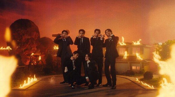 BOYNEXTDOOR sẽ bắt đầu các hoạt động phát sóng âm nhạc trở lại của mình bằng cách xuất hiện trên M Countdown của Mnet vào ngày 7/9. BOYNEXTDOOR sẽ bắt đầu các hoạt động phát sóng âm nhạc trở lại của mình bằng cách xuất hiện trên M Countdown của Mnet vào ngày 7/9.