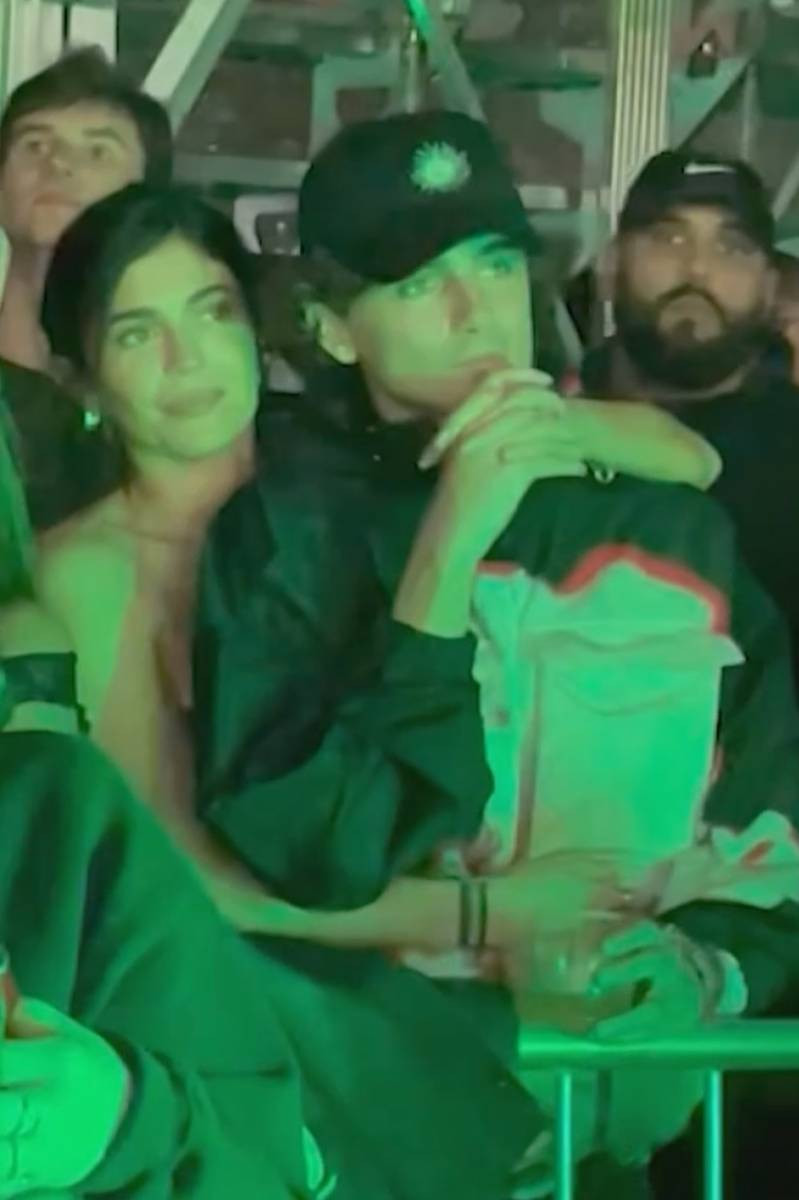 Tuy nhiên, với những hình ảnh thân mật của cả hai tại tour diễn Renaissance của Beyonce, thì có vẻ tin đồn chia tay là không có thực. Tuy nhiên, với những hình ảnh thân mật của cả hai tại tour diễn Renaissance của Beyonce, thì có vẻ tin đồn chia tay là không có thực.