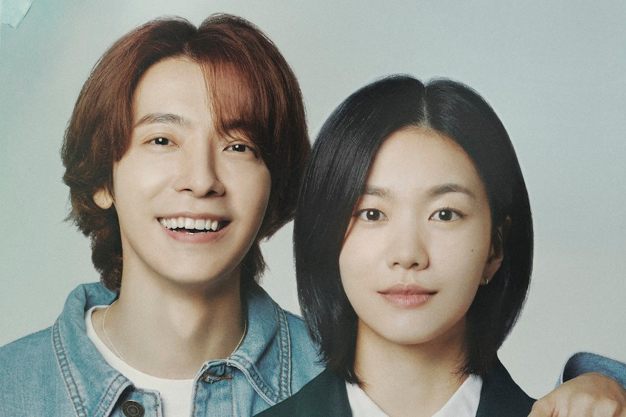 Between Him and Her đang thu hút nhiều sự chú ý khi có sự tham gia của các diễn viên trẻ, trong đó có diễn viên Lee Dong Hae và Lee Seol. Phim được phát sóng thứ Ba hằng tuần trên Chanel A, có sẵn trên Viki, bắt đầu từ 26/12. Between Him and Her đang thu hút nhiều sự chú ý khi có sự tham gia của các diễn viên trẻ, trong đó có diễn viên Lee Dong Hae và Lee Seol. Phim được phát sóng thứ Ba hằng tuần trên Chanel A, có sẵn trên Viki, bắt đầu từ 26/12.