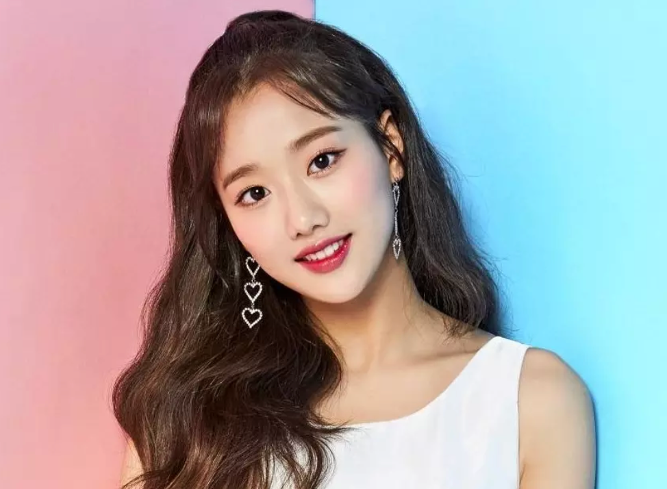 Lee Na Eun chính thức trở lại sau scandal bắt nạt thành viên cùng nhóm. Lee Na Eun chính thức trở lại sau scandal bắt nạt thành viên cùng nhóm.