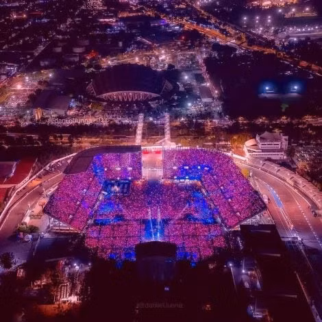 Với concert tại National Stadium, Singapore, nằm trong khuôn khổ tour diễn BORN PINK, BLACKPINK cũng đã mang về cho mình kỷ lục "concert châu Á có doanh thu cao nhất mọi thời đại", với 9,226 triệu USD.