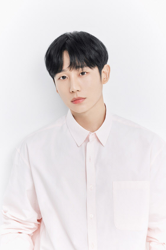 Jung Hae-in gần đây đã được công nhận về khả năng diễn xuất khi tham gia nhiều thể loại khác nhau. Jung Hae-in bắt đầu được biết đến rộng rãi với Pretty Sister Who Buys Me Food của JTBC với nữ diễn viên Son Ye Jin vào năm 2018, rồi hợp tác với nữ diễn viên Han Ji-min trong Spring Night của MBC vào năm 2019 và Chae Soo-bin của tvN trong Half of a Half vào năm 2020. Sau đó, anh xuất hiện cùng Jisoo, thành viên nhóm BLACKPINK trong Snowdrop của JTBC vào tháng 1/2021.Gần đây, Jung Hae-in đã đóng vai chính trong loạt phim truyền hình gốc Netflix D.P. phần 1/2021 và phần 2 năm 2023, được khán giả trong lẫn ngoài nước yêu mến.