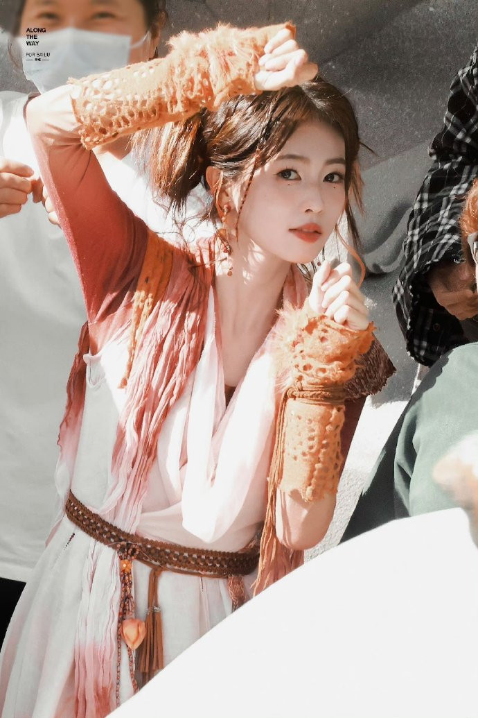 Bạch Lộc sẽ vào vai Nhị tiểu thư phủ Tướng Quân, Bạch Thước vì báo ân mà lập chí tu tiên. Trên đường đi tìm tiên duyên, cô vô tình cứu được Phạn Việt (do Ngao Thụy Bằng thủ vai), người đứng đầu của Yêu tộc. Hai người không đánh không quen, từ đó kết giao cùng nhau dấn thân vào cuộc hành trình, đấu tà quái trừ ác yêu, từ lợi dụng đến yêu thương lẫn nhau, 'ngọt ngược' đan xen. Dù có trải qua muôn ngàn khó khăn, tình yêu của cả hai cũng đủ vượt qua mọi rào cản và đón nhận những câu chuyện, những bản chất chân thật nhất của đối phương.