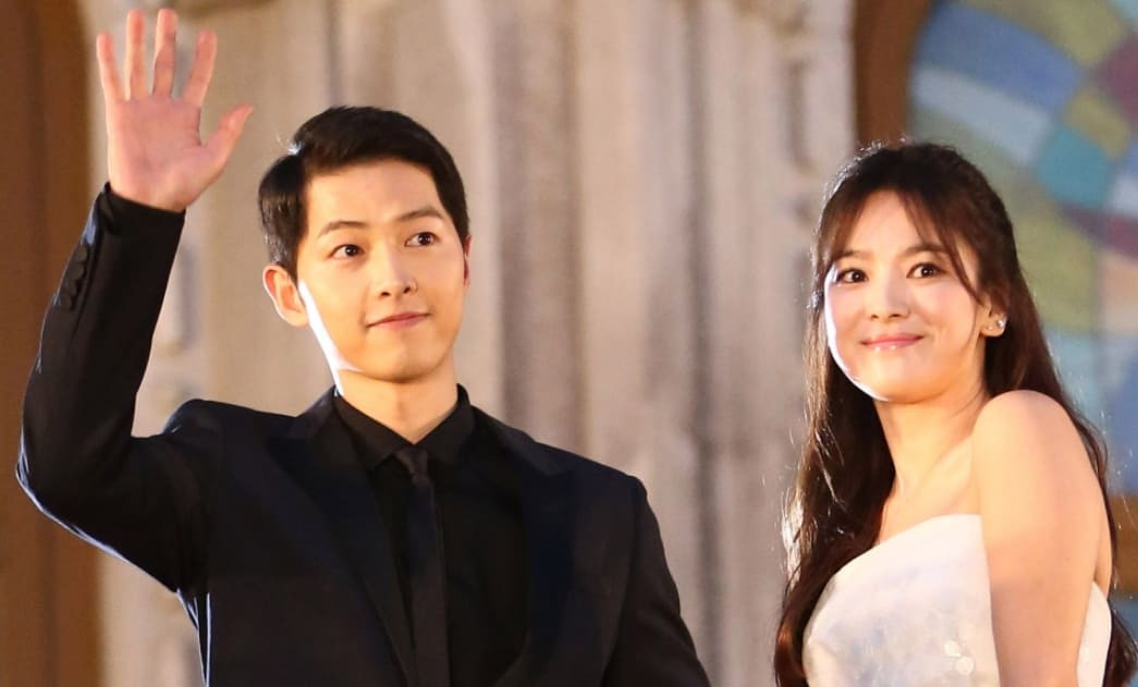 Sau thông tin Song Joong-Ki tái hôn, nguồn cấp dữ liệu SNS của Song Hye-Kyo đã ngừng hoạt động và vào ngày 2/2/2023, các phương tiện truyền thông đặt ra câu hỏi: "Vì sao cho đến nay, không có nguồn cấp dữ liệu hay câu chuyện nào được tải lên SNS của Song Hye Kyo?". Sau thông tin Song Joong-Ki tái hôn, nguồn cấp dữ liệu SNS của Song Hye-Kyo đã ngừng hoạt động và vào ngày 2/2/2023, các phương tiện truyền thông đặt ra câu hỏi: "Vì sao cho đến nay, không có nguồn cấp dữ liệu hay câu chuyện nào được tải lên SNS của Song Hye Kyo?".