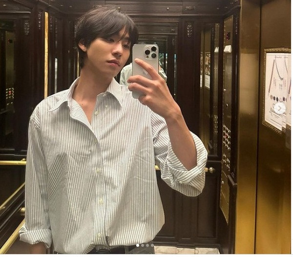 Ahn Hyo Seop nhận xét về vai diễn của mình : “Tôi bị thu hút bởi rất nhiều hình ảnh được miêu tả do sự khác biệt về thời gian mà các nhân vật xuất hiện. Khi câu chuyện tiến triển, có rất nhiều điểm bạn nhận ra: Ồ, vậy ra đây là lý do tại sao điều đó xảy ra?&quot;.