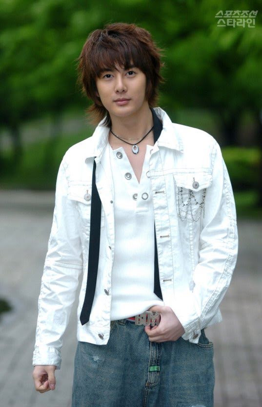 Kim Hyungjun ra mắt với tư cách là maknae, rapper và giọng ca chính của SS501. Sau khi kết thúc hợp đồng với DSP Media, anh gia nhập S-Plus Entertainment và ký hợp đồng với Avex Entertainment cho các hoạt động của mình tại Nhật Bản. Giống như các thành viên cùng nhóm, Kim Hyungjun cũng ra mắt nhạc kịch trong Caffeine vào năm 2011 và chính thức ra mắt diễn xuất vào năm sau với vai Kang Min trong My Shining Girl. Vào năm 2011, Kim Hyungjun cũng ra mắt solo với mini-album My Girl, và tổ chức buổi hòa nhạc solo đầu tiên của mình hai năm sau đó. Kim Hyungjun tiếp tục phát hành âm nhạc ở Hàn Quốc và Nhật Bản, đồng thời xuất hiện trong các vở nhạc kịch và phim truyền hình. Gần đây nhất, anh đảm nhận một vai trong vở nhạc kịch My Mother năm 2023. Năm ngoái, Kim Hyungjun đã đề cập đến tình trạng hiện tại của SS501 và cẩn thận nói rằng nhóm vẫn chưa chính thức tan rã. Kim Hyungjun làm rõ rằng mặc dù họ đã có 'một kỳ nghỉ dài' nhưng vẫn có khả năng cùng nhau quảng bá trở lại khi thời điểm thích hợp.