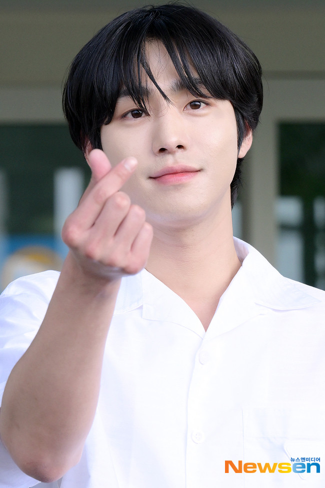 Nam diễn viên Ahn Hyo Seop tại sân bay Quốc tế Incheon, chuẩn bị đến Bangkok, Thái Lan, theo lịch trình AHN HYOSEOP ASIA TOUR 2023, vào chiều ngày 20/7. Nam diễn viên Ahn Hyo Seop tại sân bay Quốc tế Incheon, chuẩn bị đến Bangkok, Thái Lan, theo lịch trình AHN HYOSEOP ASIA TOUR 2023, vào chiều ngày 20/7.