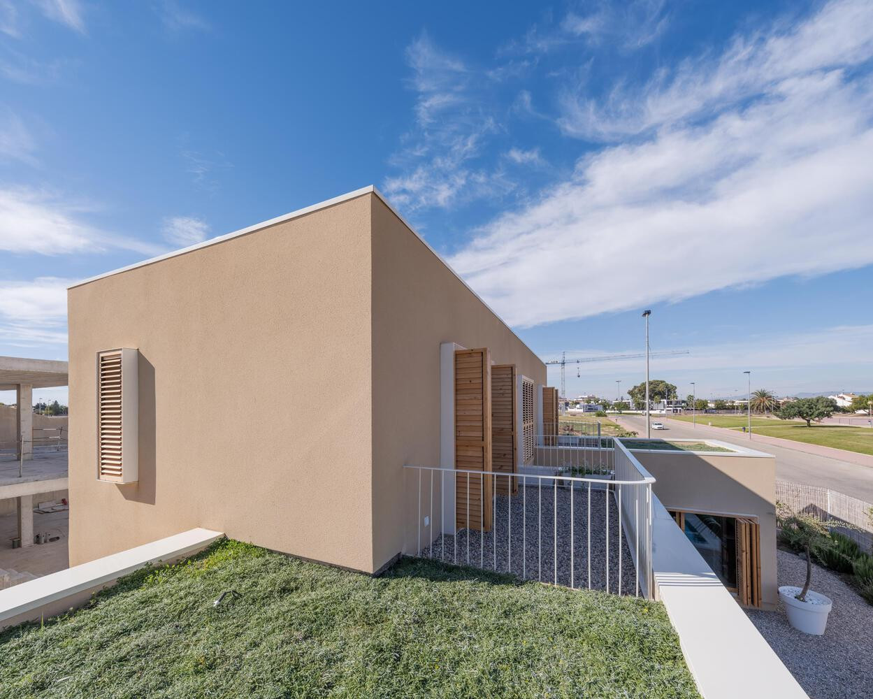 Mọi chi tiết đều phản ánh mong muốn của KTS và gia chủ về môi trường sống lành mạnh và bền vững. Mọi chi tiết đều phản ánh mong muốn của KTS và gia chủ về môi trường sống lành mạnh và bền vững.