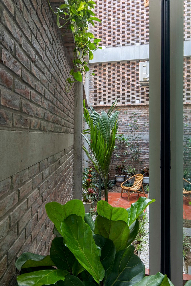 Trong quá trình thiết kế, KTS đảm bảo sự cởi mở của không gian, cho phép ánh sáng và ánh sáng tự nhiên tiếp cận.