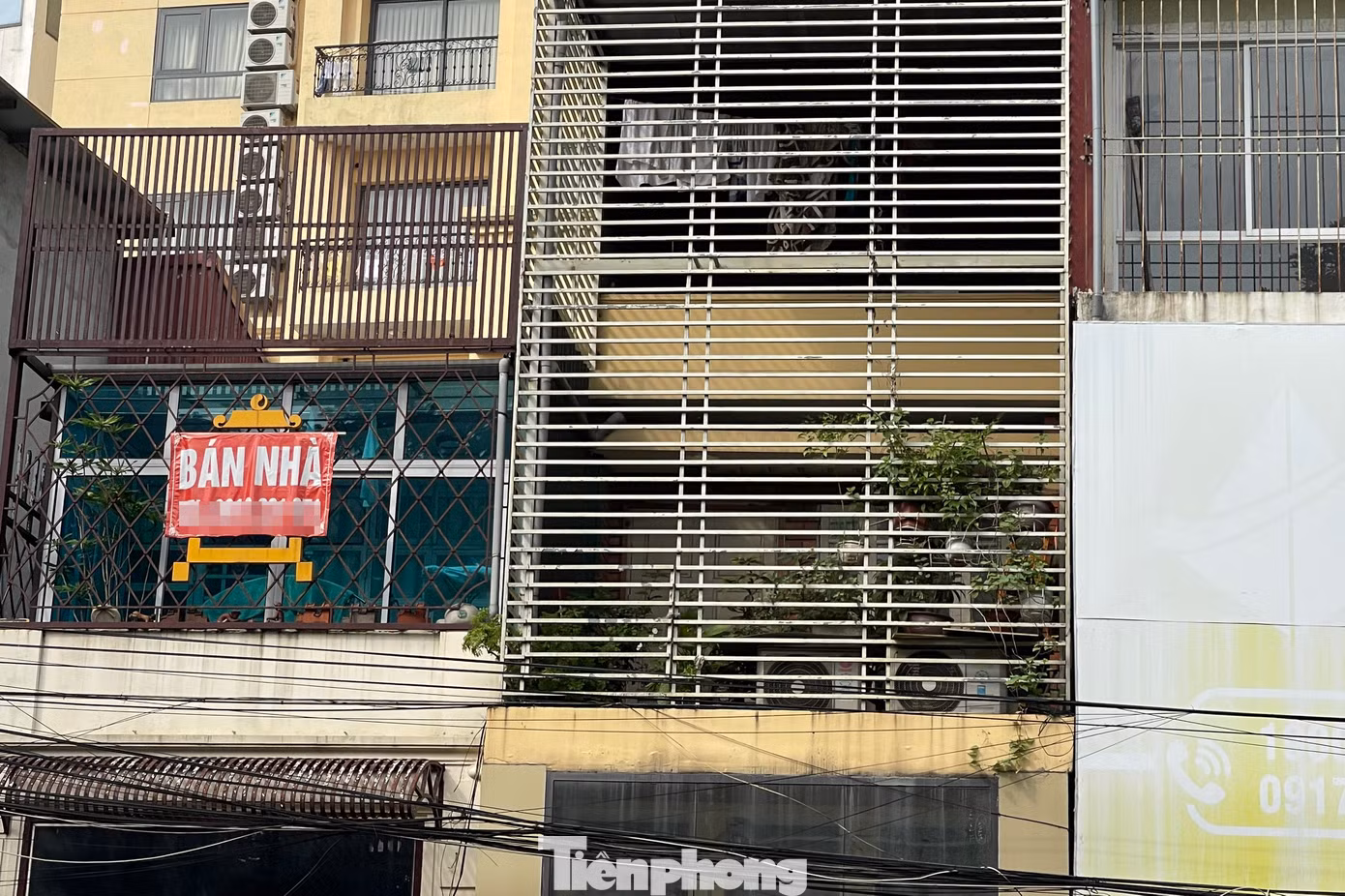 Nhà liền thổ có giá từ 2 – 3 tỷ đồng, diện tích dưới 30m2 được khá nhiều người quan tâm. (Ảnh: Lập Đông)