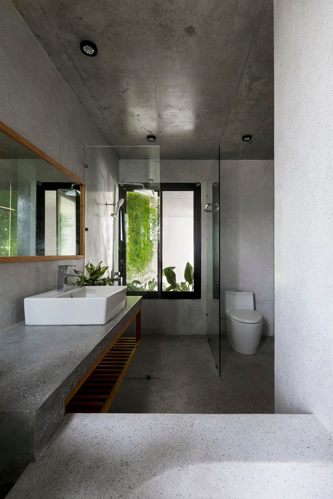 Rèm trồng cây leo giúp giảm ánh nắng trực tiếp nhưng vẫn đảm bảo thông gió tự nhiên đồng thời tạo bản sắc riêng cho công trình.