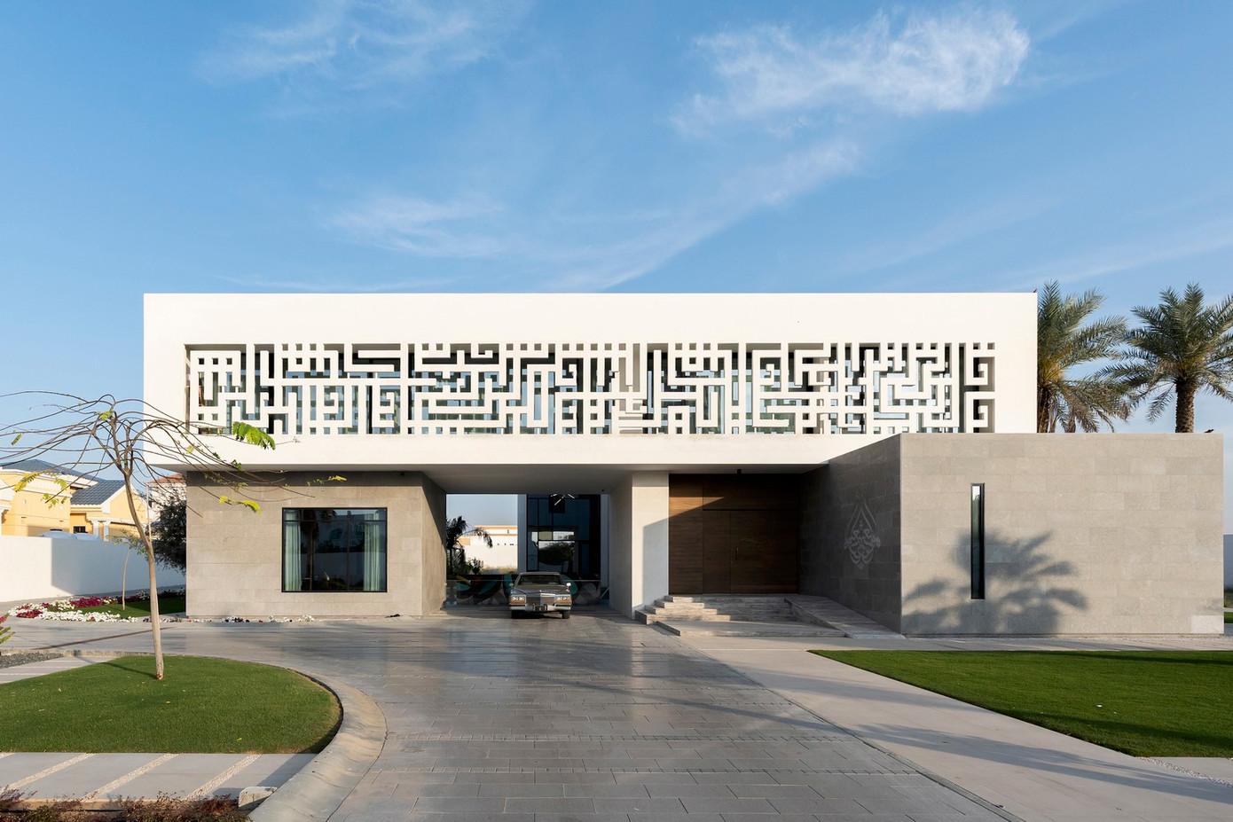 Biệt thự này là minh chứng độc đáo cho sự tinh tế trong kiến trúc và sự giao thoa giữa thư pháp Ả Rập.