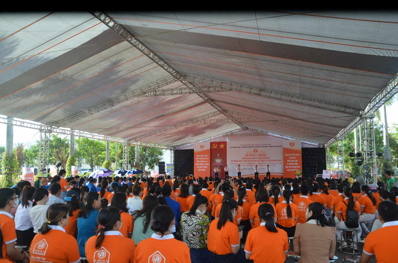 Hình ảnh lễ phát động hưởng ứng Tháng hành động vì bình đẳng giới và phòng ngừa ứng phó với bạo lực trên cơ sở giới. Hình ảnh lễ phát động hưởng ứng Tháng hành động vì bình đẳng giới và phòng ngừa ứng phó với bạo lực trên cơ sở giới.