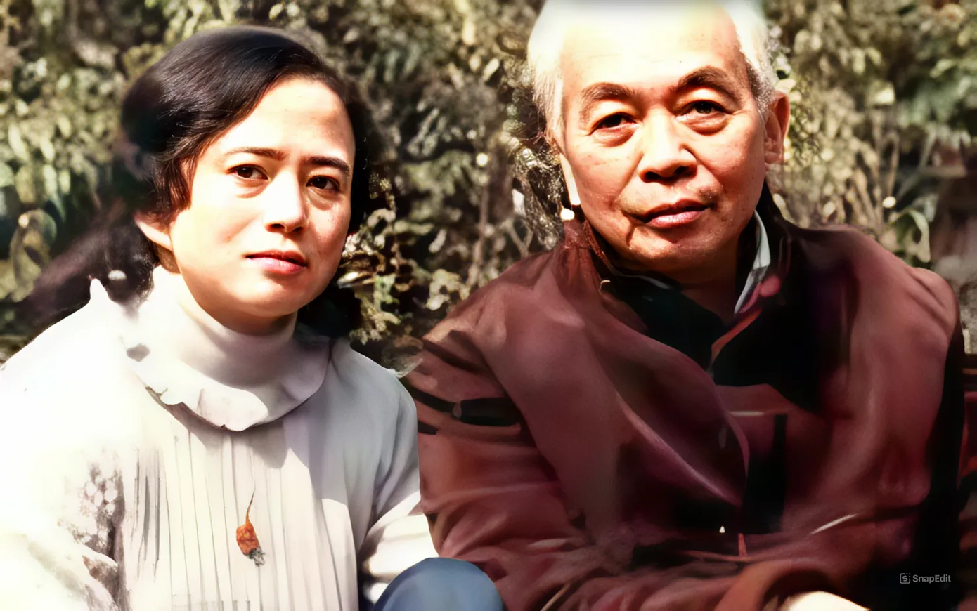 GS, TSKH Võ Hồng Anh cùng Đại tướng Võ Nguyên Giáp. GS, TSKH Võ Hồng Anh cùng Đại tướng Võ Nguyên Giáp.