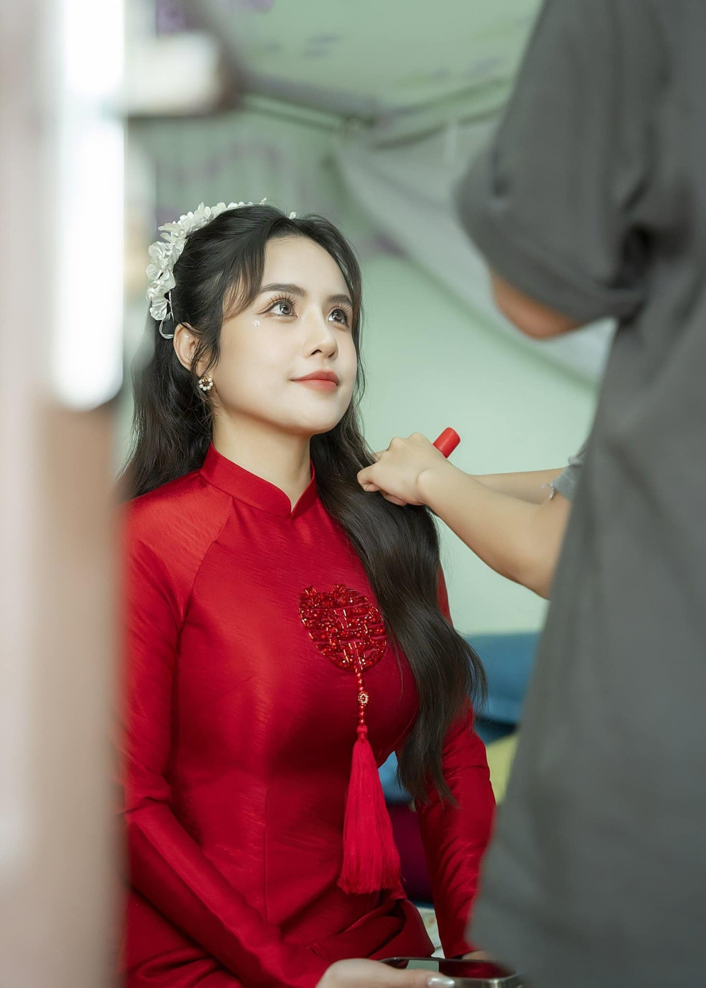 Thái Trinh không chia sẻ danh tính chồng sắp cưới. Thái Trinh không chia sẻ danh tính chồng sắp cưới.