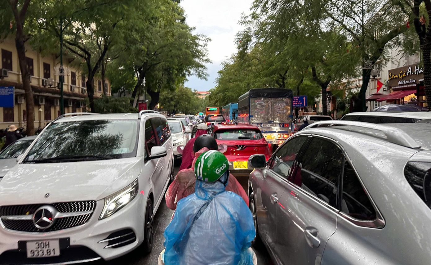 Siêu bão YAGI đã vào vịnh Bắc Bộ, cách Quảng Ninh hơn 200km ảnh 41