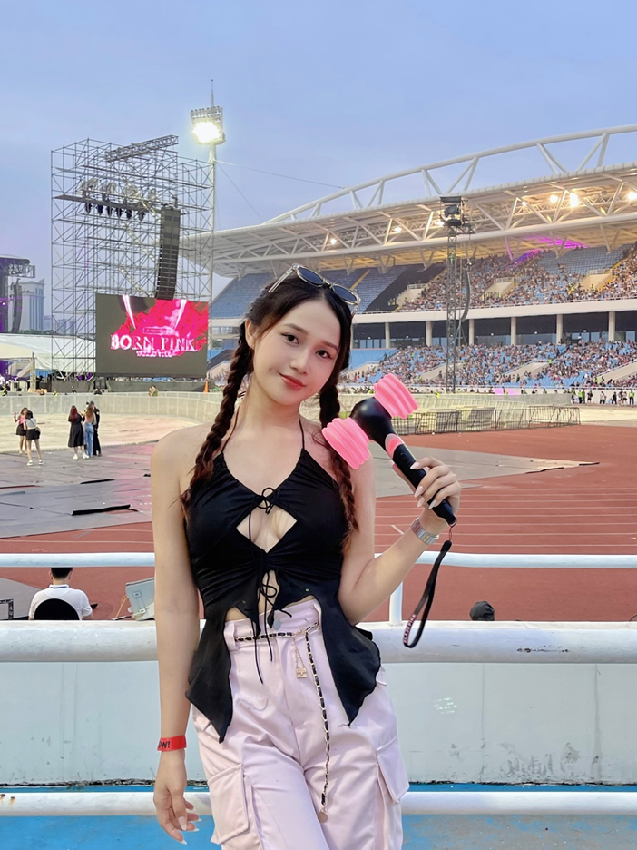 Cẩm Vân tại đêm diễn Born Pink. (Ảnh NVCC)