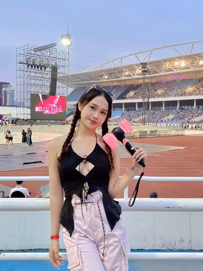 Cẩm Vân tại đêm diễn Born Pink. (Ảnh NVCC)