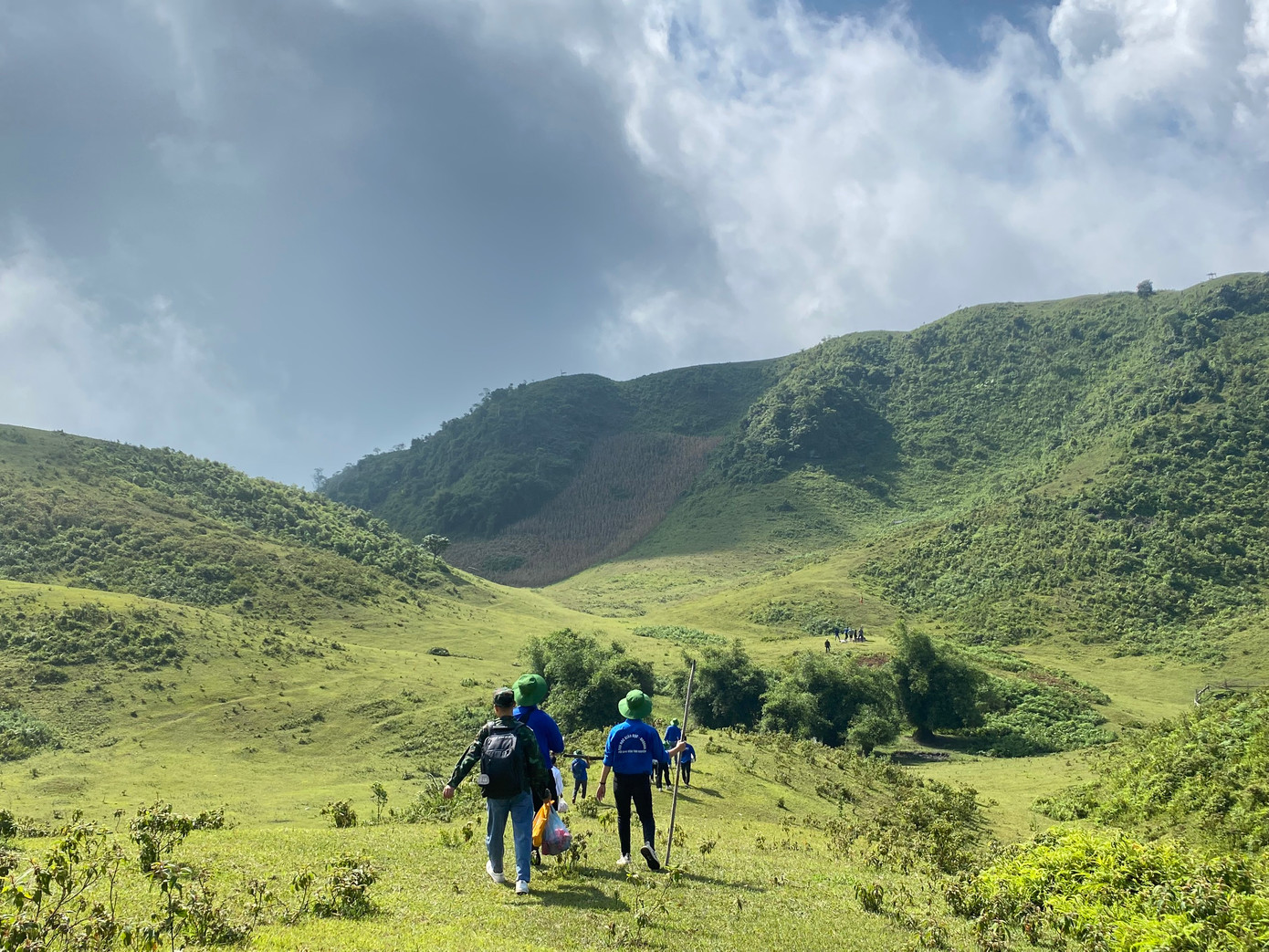 Tình nguyện viên biết thêm nhiều điều về con người, văn hóa và những câu chuyện thú vị ở Cổ Linh, Bắc Kạn. Tình nguyện viên biết thêm nhiều điều về con người, văn hóa và những câu chuyện thú vị ở Cổ Linh, Bắc Kạn.