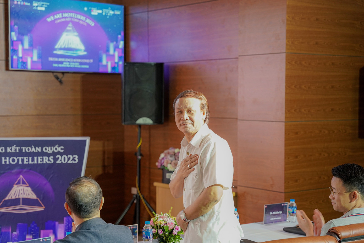 Đại tá, NSND Nguyễn Hải là giám khảo phần thi xử lý tình huống. Đại tá, NSND Nguyễn Hải là giám khảo phần thi xử lý tình huống.