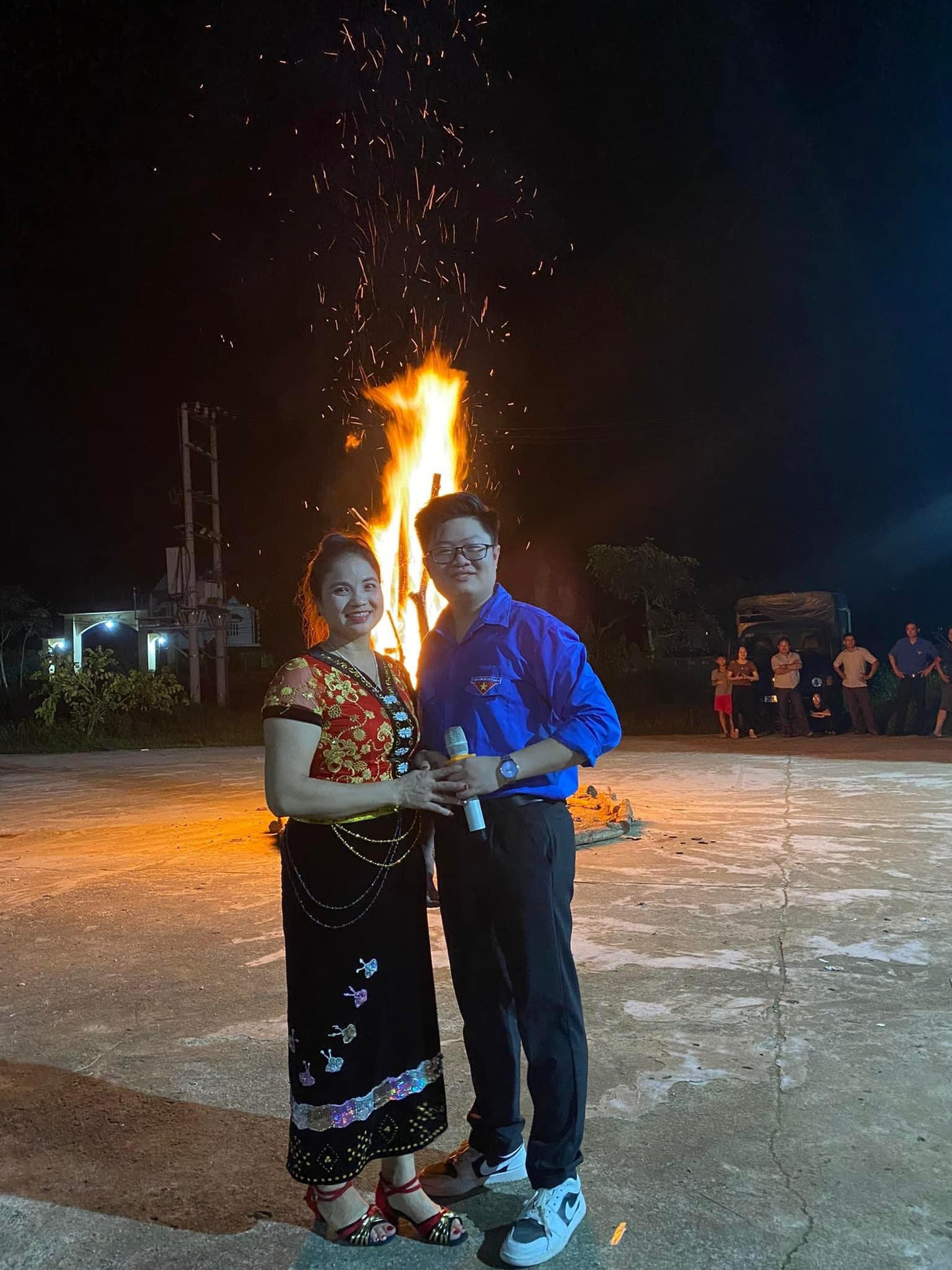 Tham gia hoạt động ngoại khóa giúp Khánh hòa đồng, trưởng thành hơn.