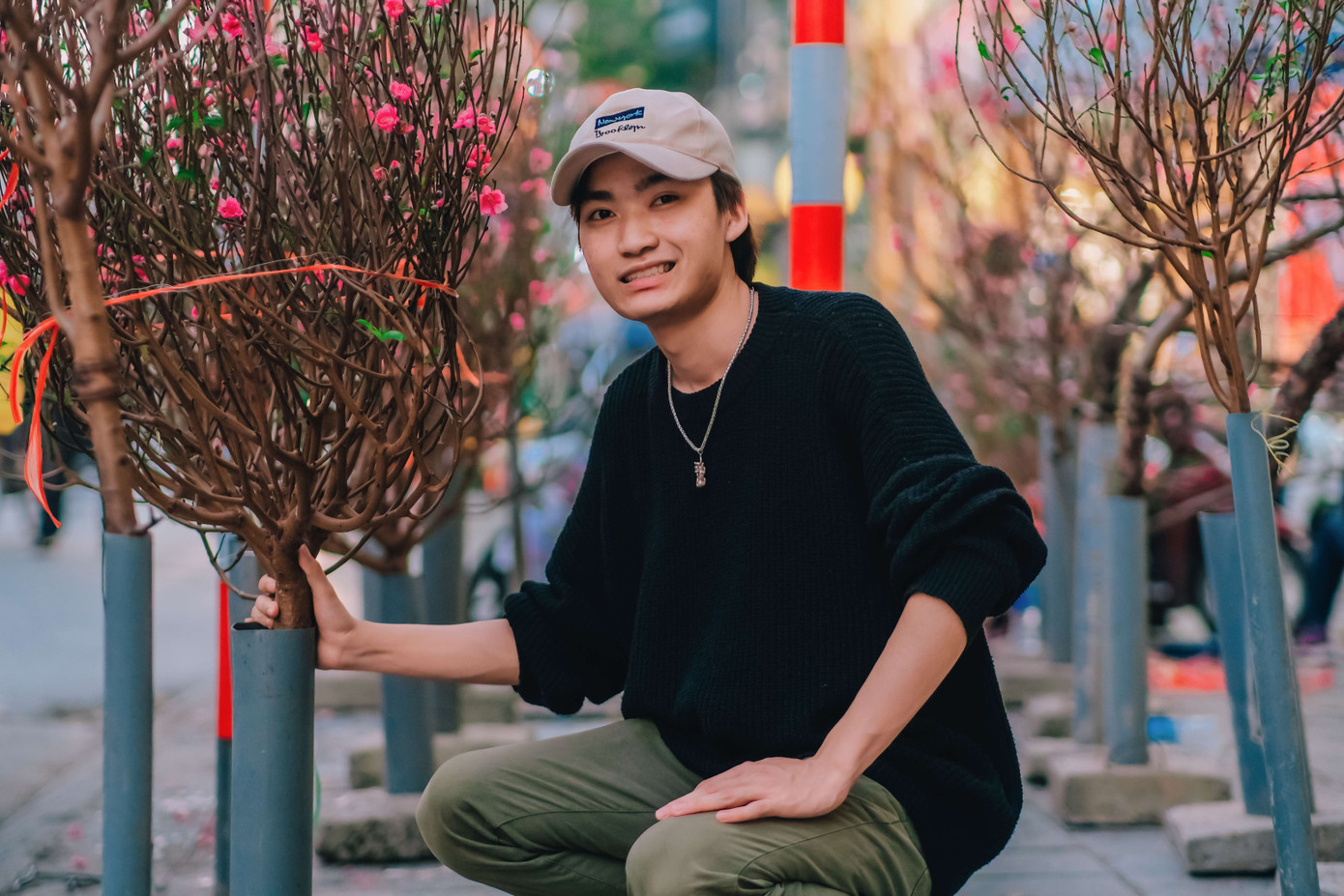 Khánh đã cùng gia đình bán hoa Tết từ lúc còn học cấp 3.