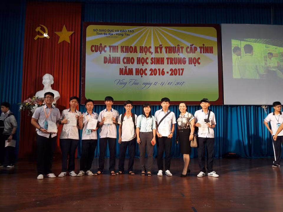 Phát từng đạt giải Ba cuộc thi Khoa học kỹ thuật cấp quốc gia cùng nhiều thành tích nổi bật ở các cuộc thi Giao thông học đường, Chắp cánh ước mơ,...