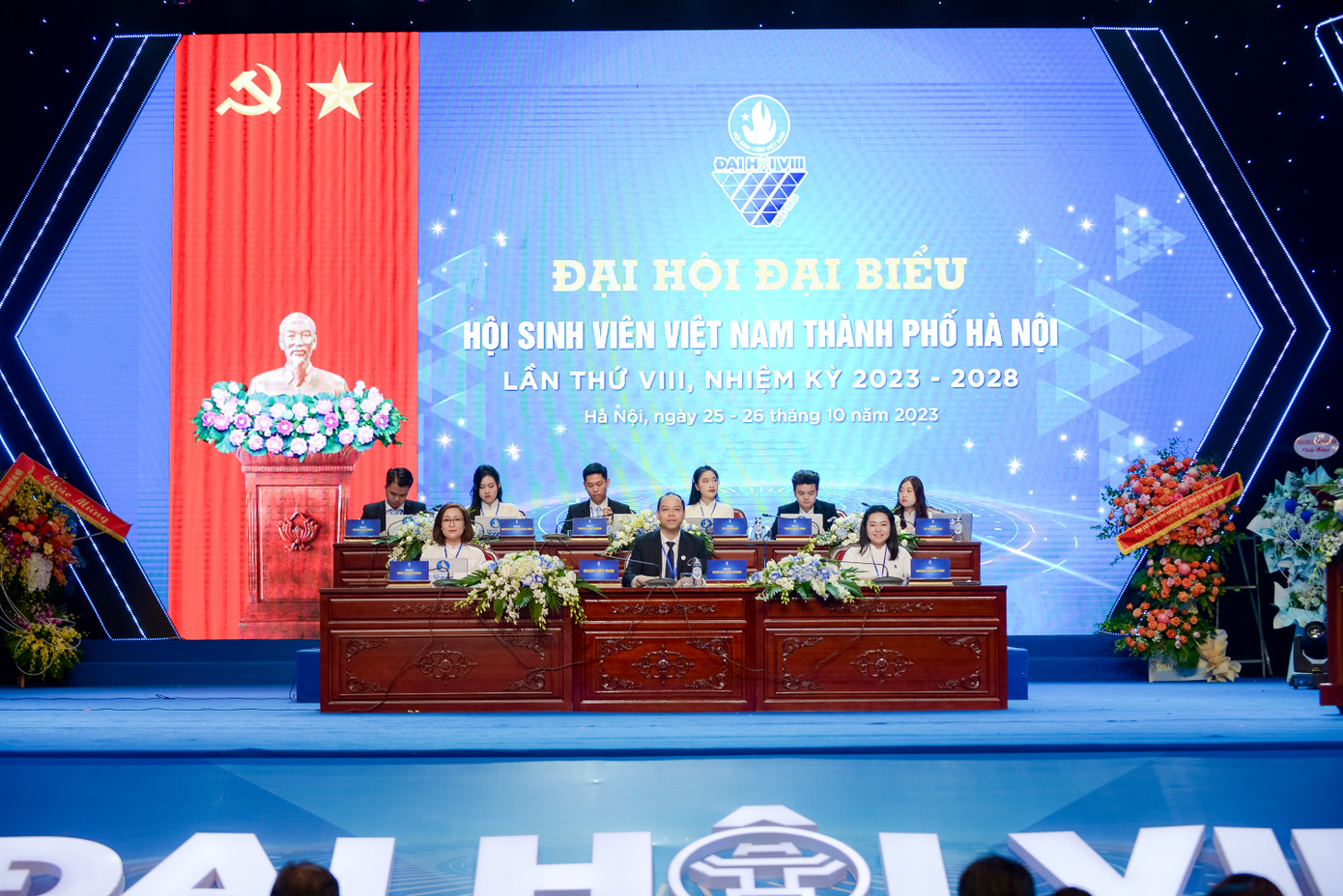 Vũ Ngọc được bầu tham gia đoàn chủ tịch điều hành Đại hội. Vũ Ngọc được bầu tham gia đoàn chủ tịch điều hành Đại hội.