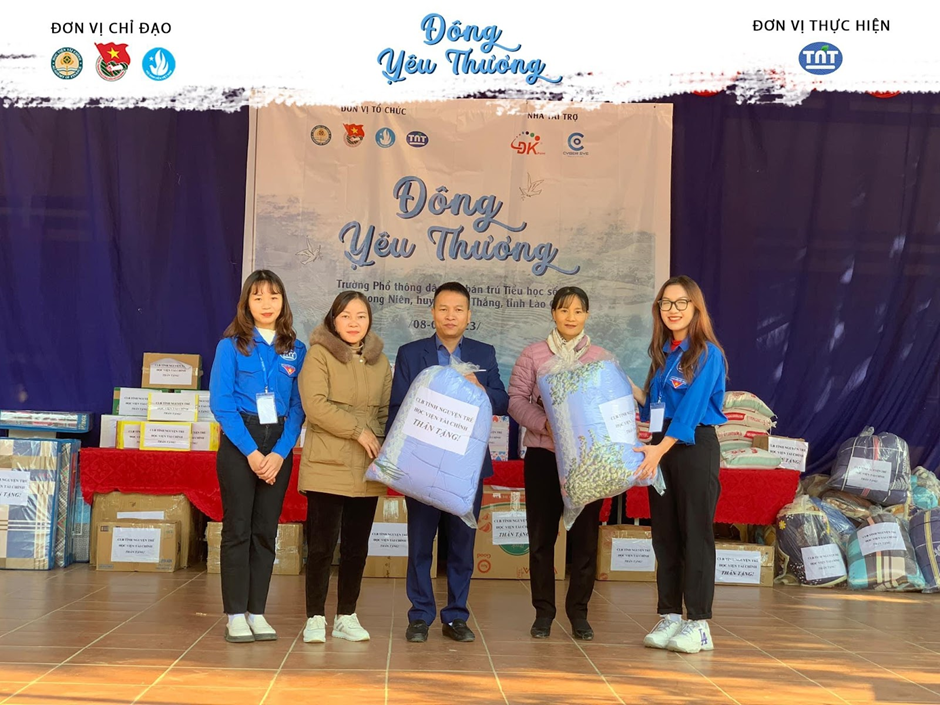 Hoạt động tình nguyện của CLB Tình nguyện trẻ. Hoạt động tình nguyện của CLB Tình nguyện trẻ.