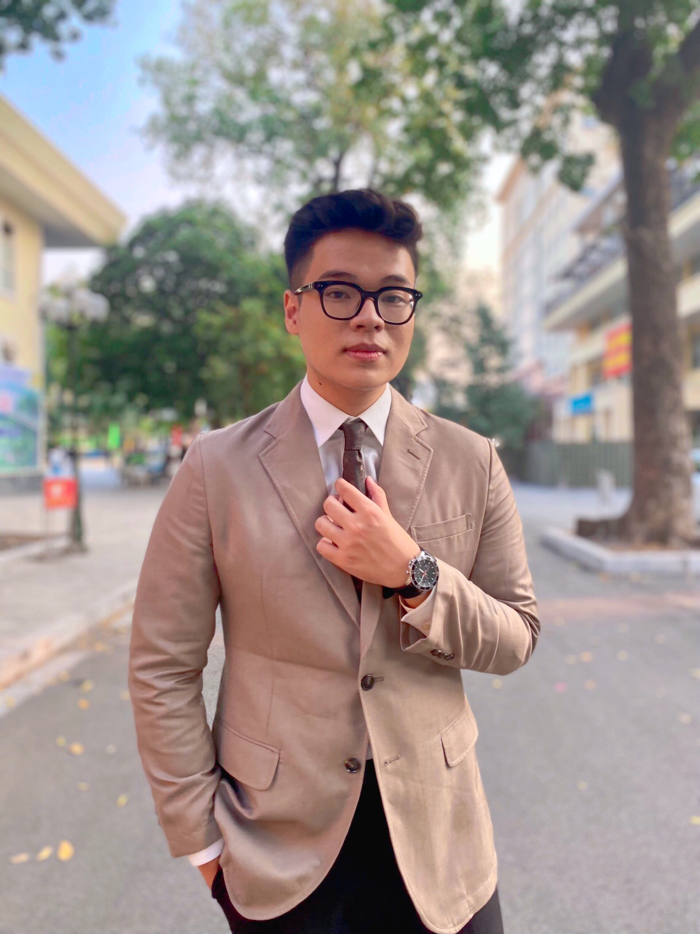 Với anh, việc học vô cùng quan trọng và cần được ưu tiên.