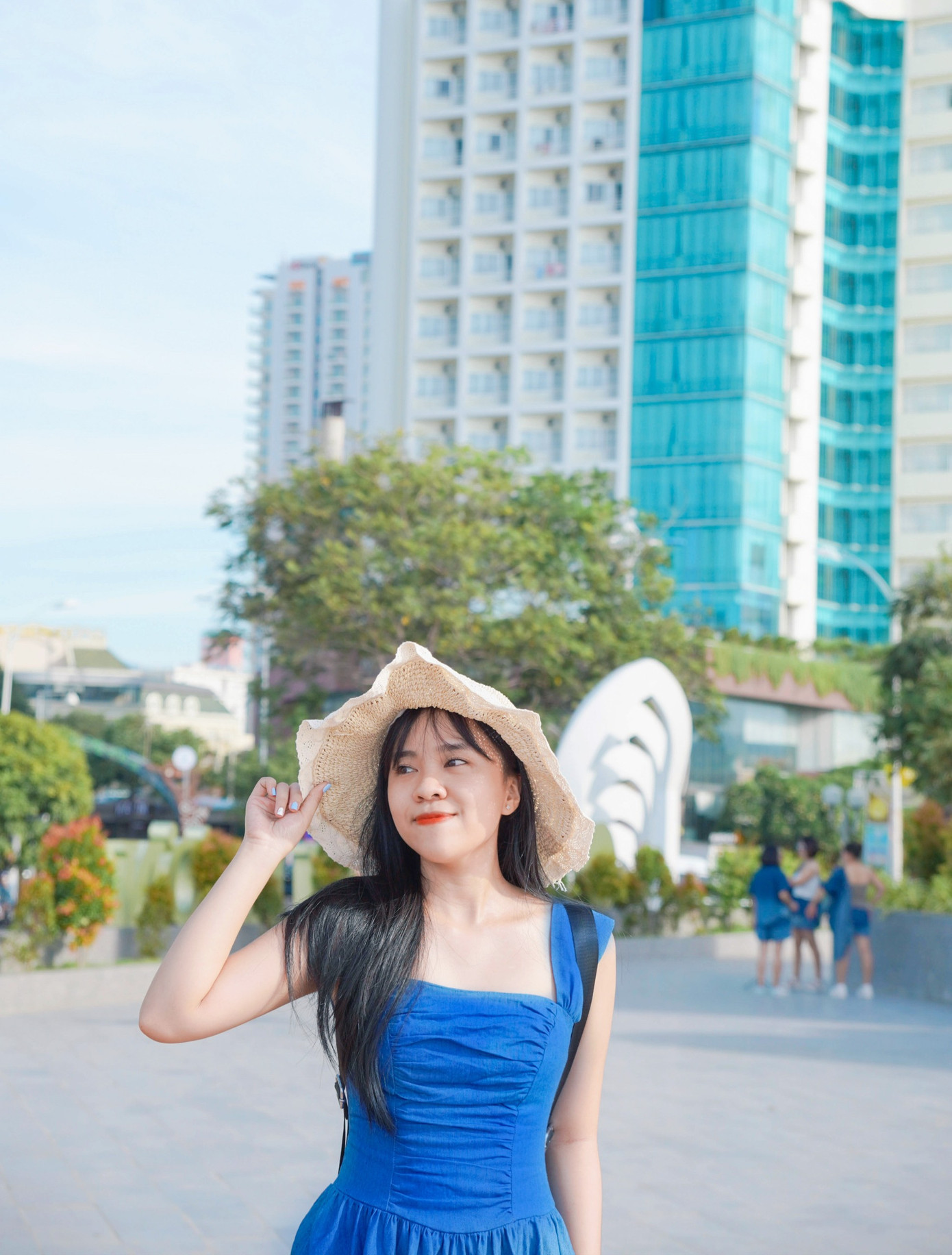 Phương Nhi (Quảng Trị) hiện đang làm việc tại bộ phận Marketing ở một công ty công nghệ thông tin ở Đà Nẵng. Phương Nhi (Quảng Trị) hiện đang làm việc tại bộ phận Marketing ở một công ty công nghệ thông tin ở Đà Nẵng.