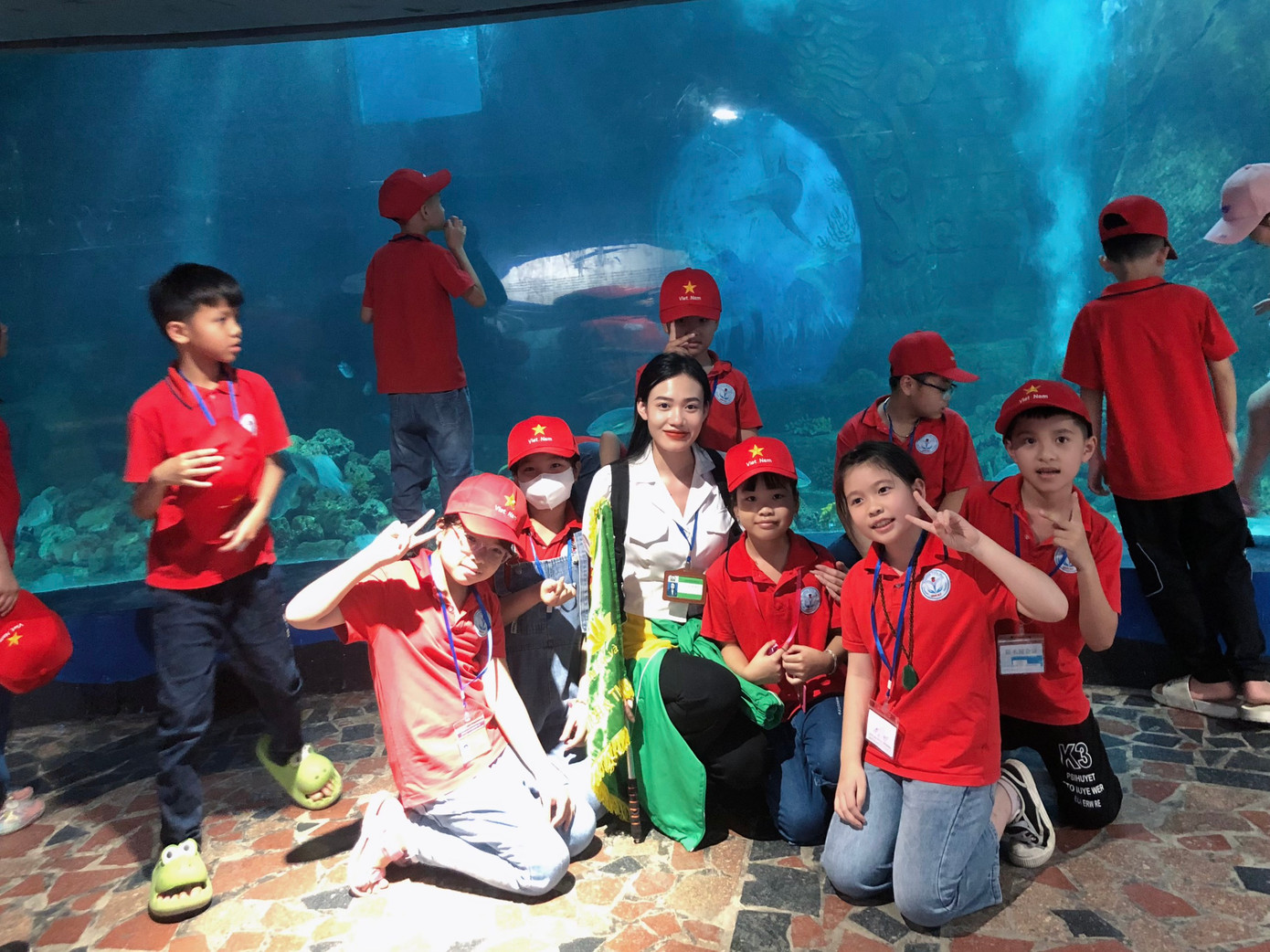 Nhiều em học sinh đã coi Thu Huyền như thần tượng của mình.