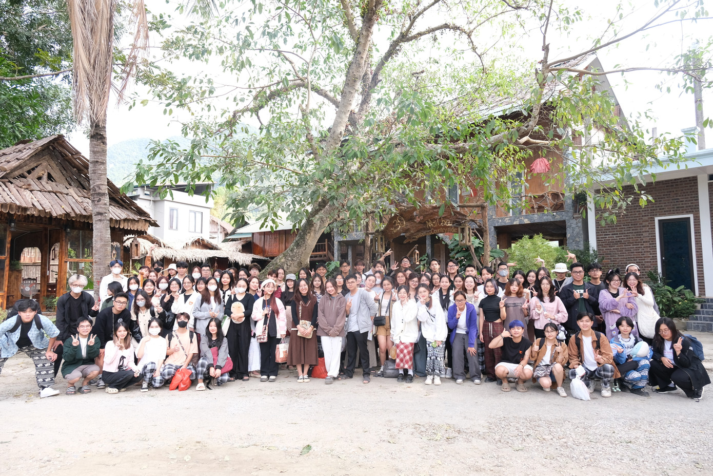 Mai Anh tham gia Tập huấn cán bộ Hội Sinh viên Dược tại Mai Châu.