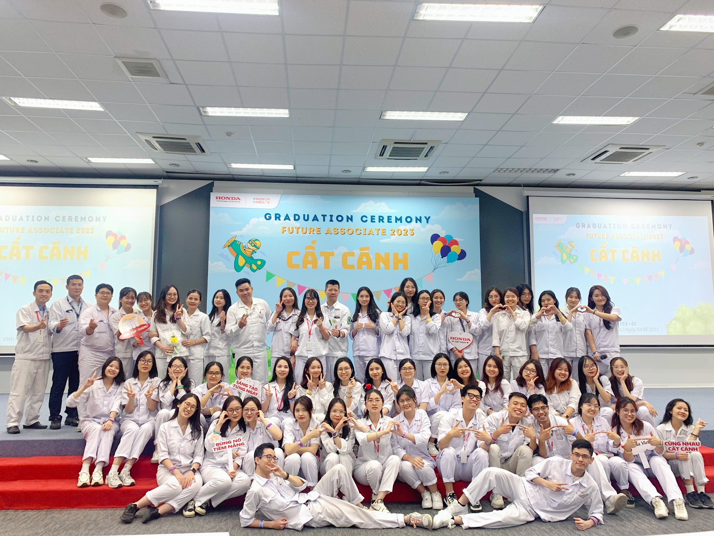 Hằng đã vinh dự trở thành Thực tập sinh (sinh viên duy nhất của Giao thông vận tải trúng tuyển mùa thực tập 1 năm 2023) tại Công ty Honda Việt Nam. Hằng đã vinh dự trở thành Thực tập sinh (sinh viên duy nhất của Giao thông vận tải trúng tuyển mùa thực tập 1 năm 2023) tại Công ty Honda Việt Nam.