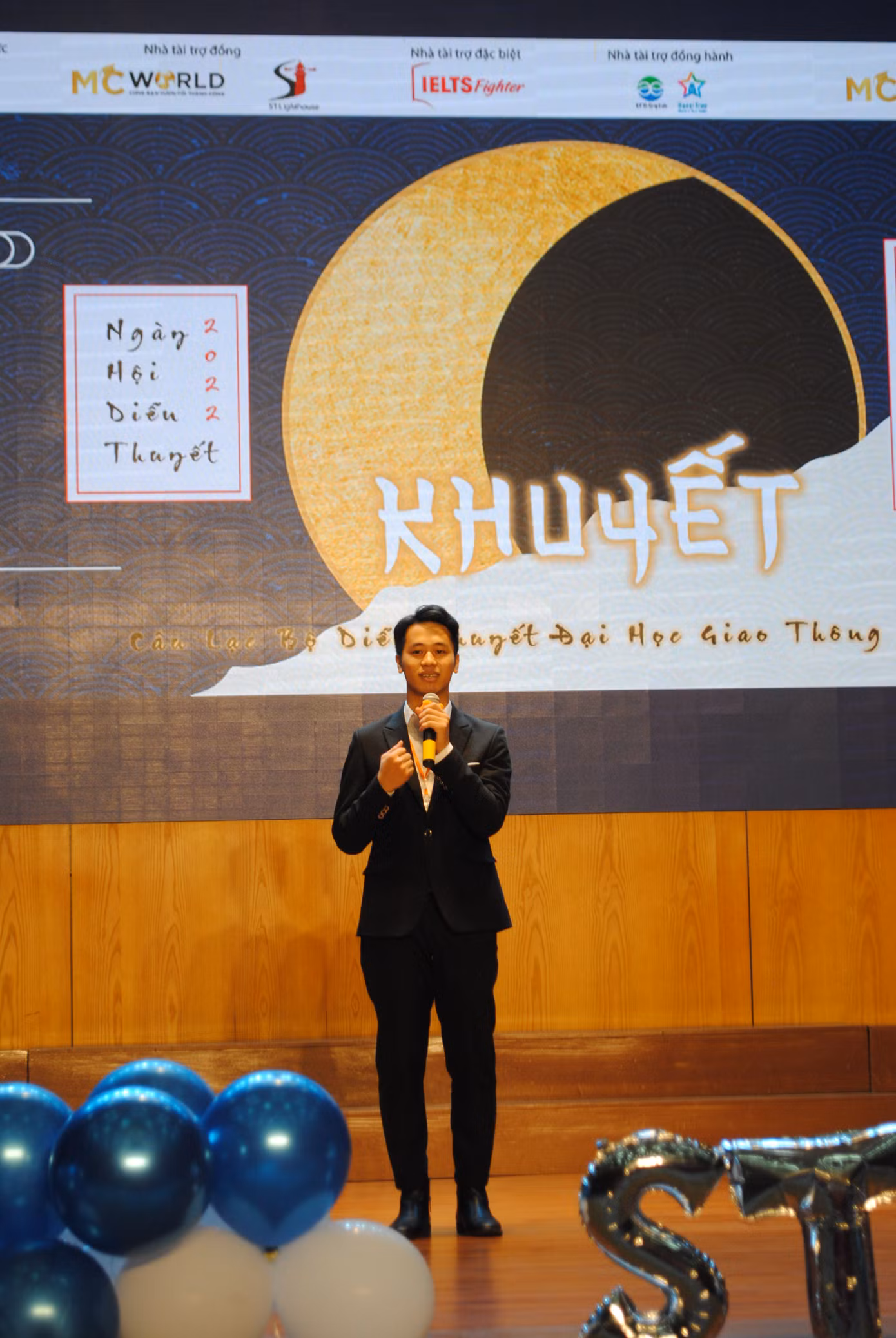 Trưởng BTC Cuộc thi "Ngày hội Diễn Thuyết". Trưởng BTC Cuộc thi "Ngày hội Diễn Thuyết".