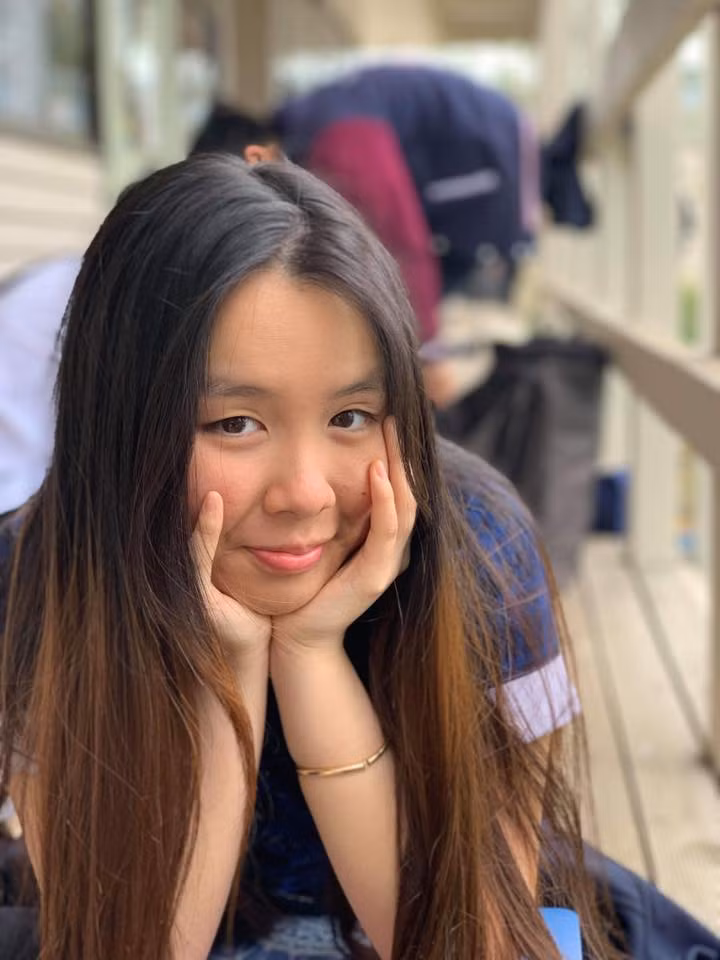 Bee khi học cấp 3 tại Úc.