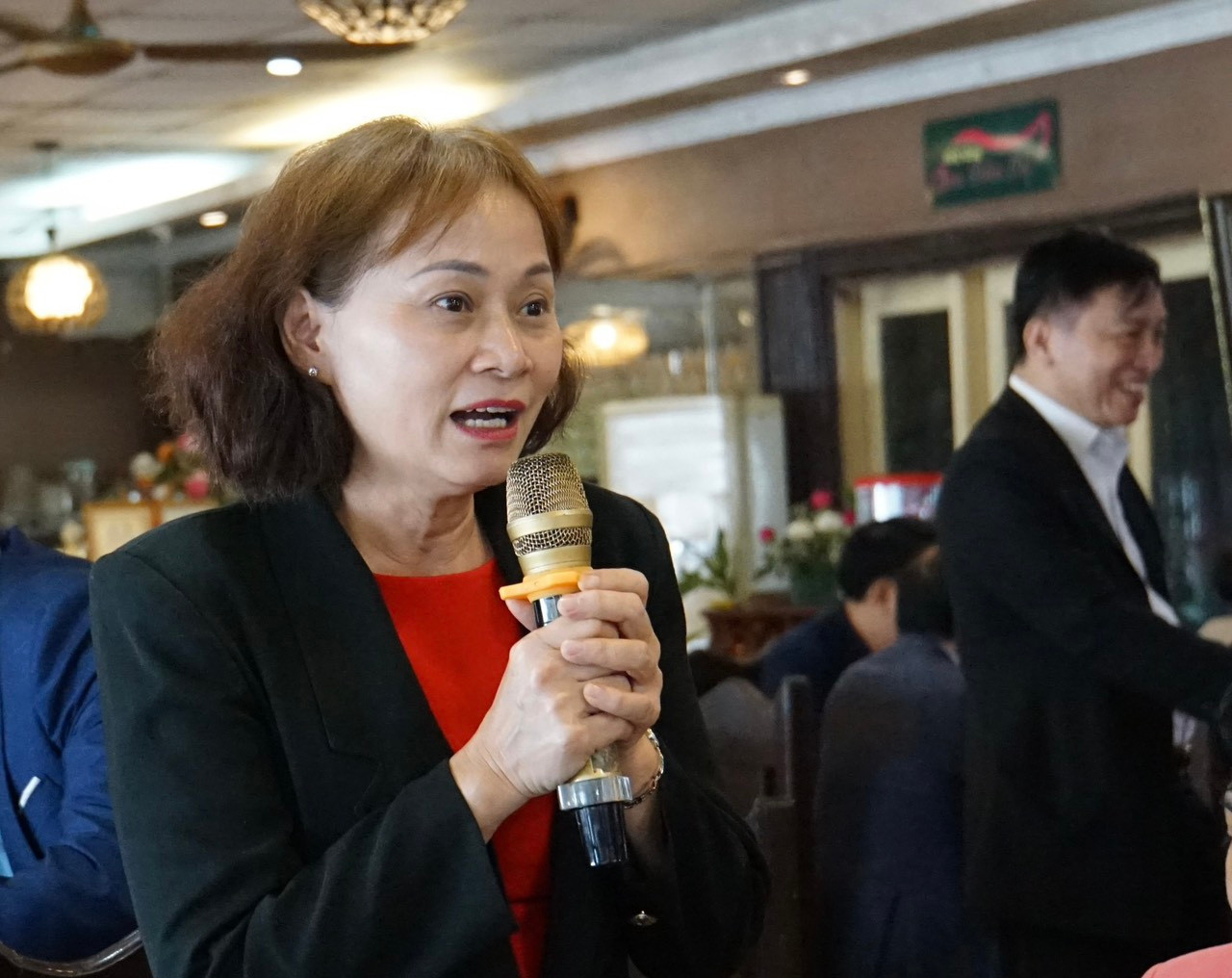 Sau hàng chục năm công tác tại Bộ Thông tin và Truyền thông, cô Chiến đã quyết định bén duyên với Trường Đại học Thủy lợi.