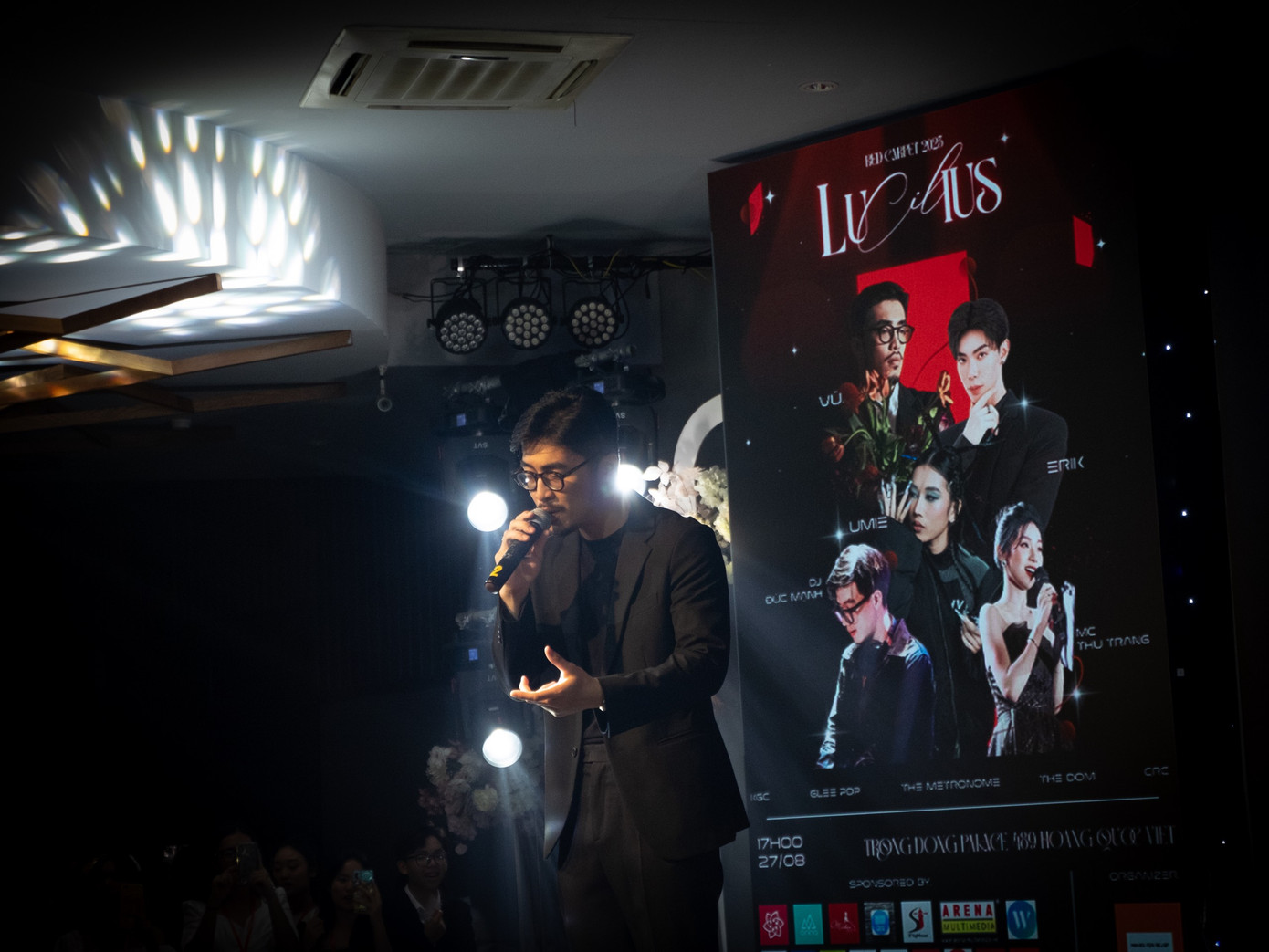 Hoàng tử Indie - Vũ. Hoàng tử Indie - Vũ.