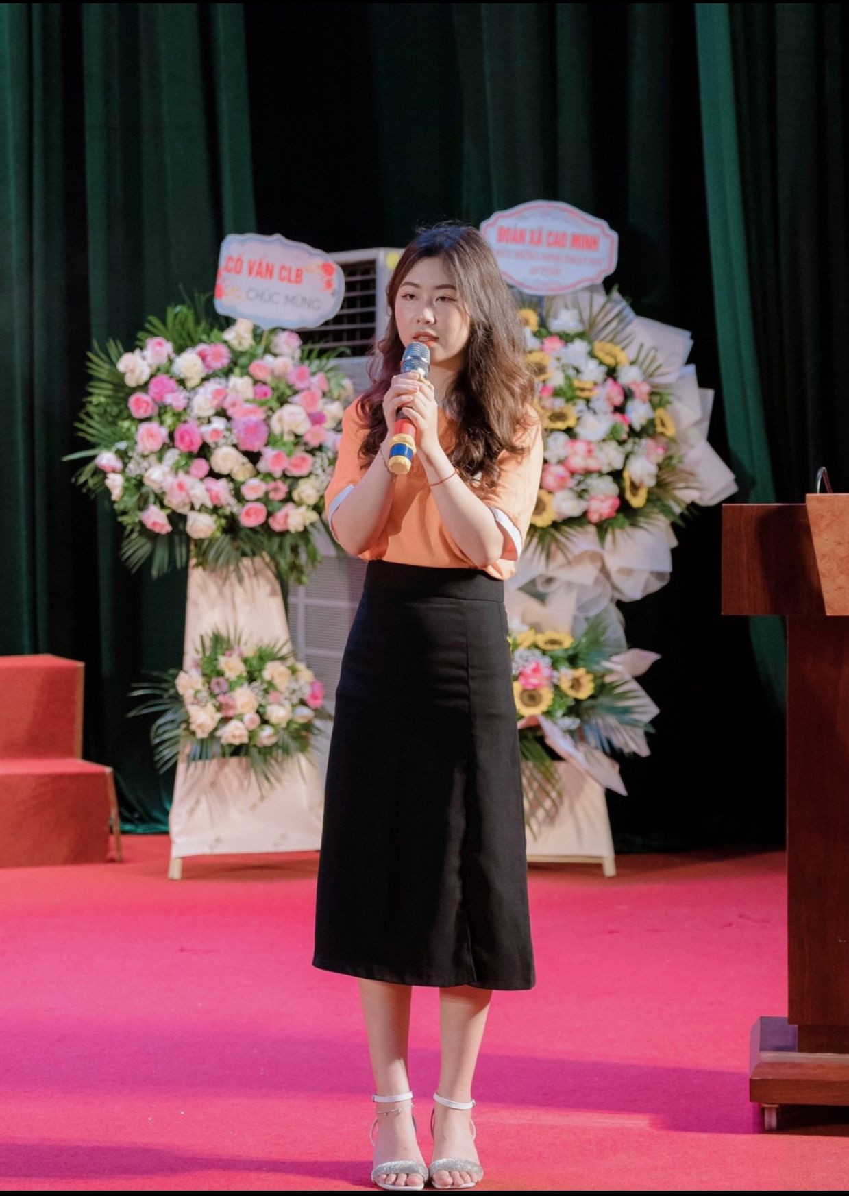 Phương Thảo chia sẻ tại kỷ niệm 10 năm thành lập CLB Kỹ năng mềm.