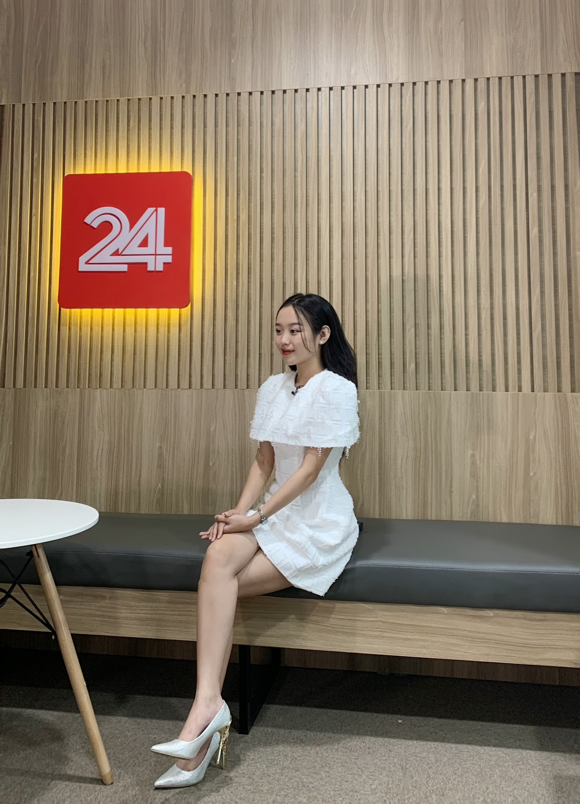 Cô là khách mời tại VTV24.