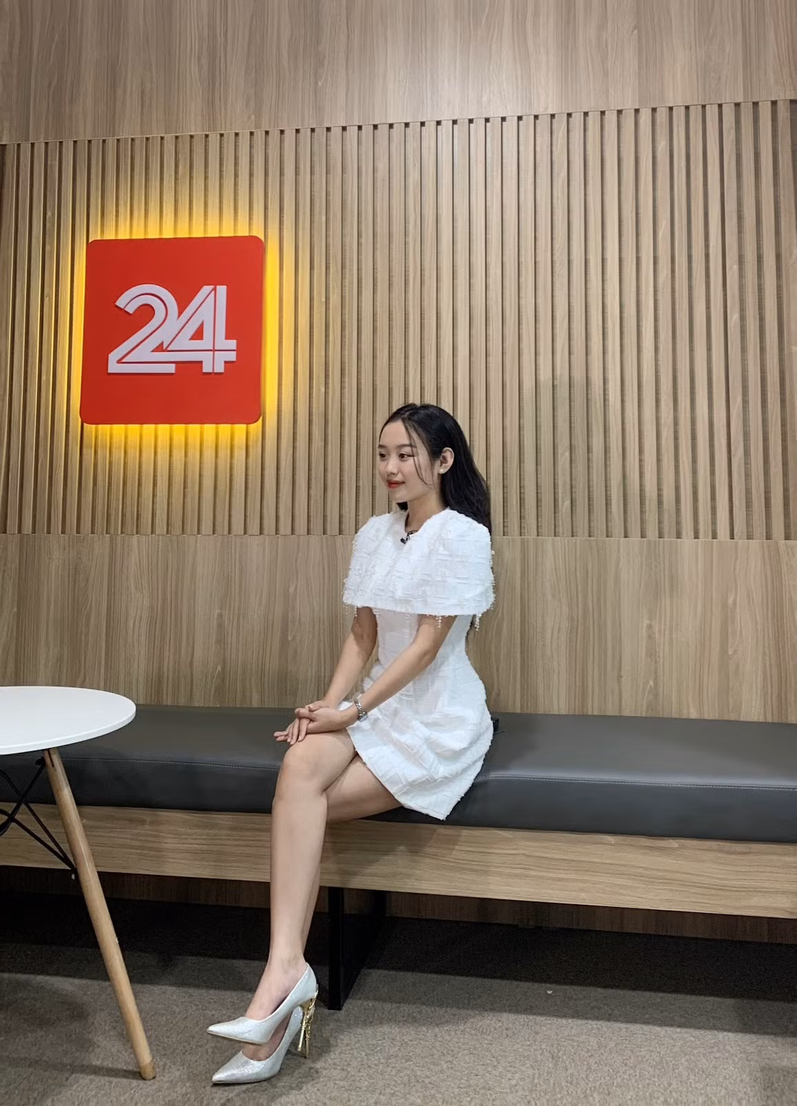 Cô là khách mời tại VTV24.