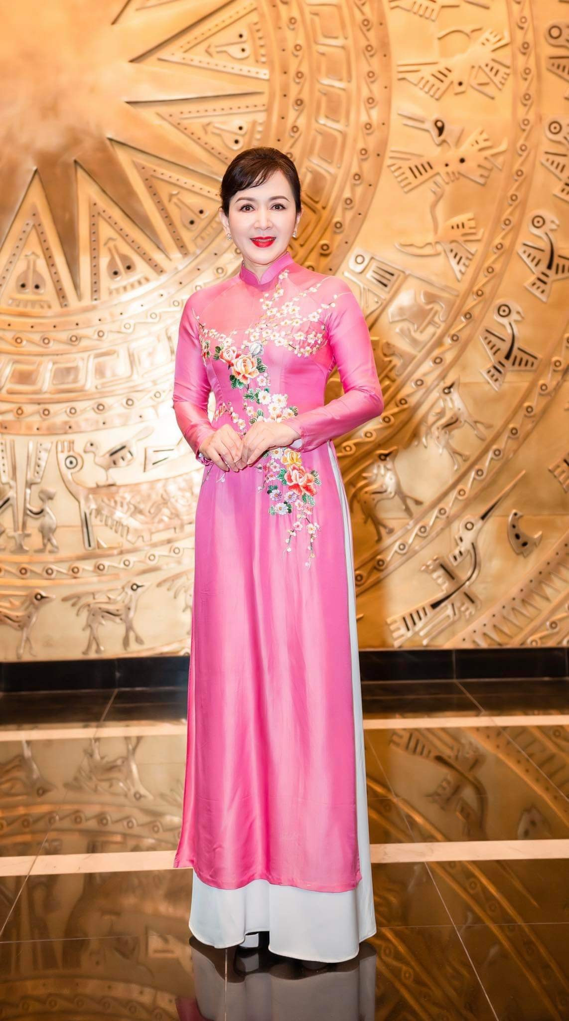 NSND Minh Hoà. NSND Minh Hoà.