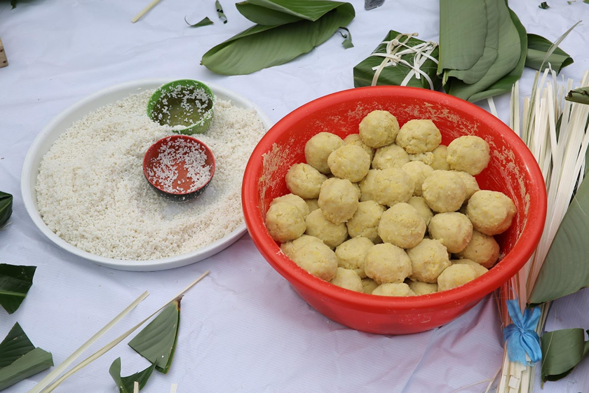 Nguyên liệu của những chiếc bánh chưng được chuẩn bị rất cẩn thận. Nguyên liệu của những chiếc bánh chưng được chuẩn bị rất cẩn thận.