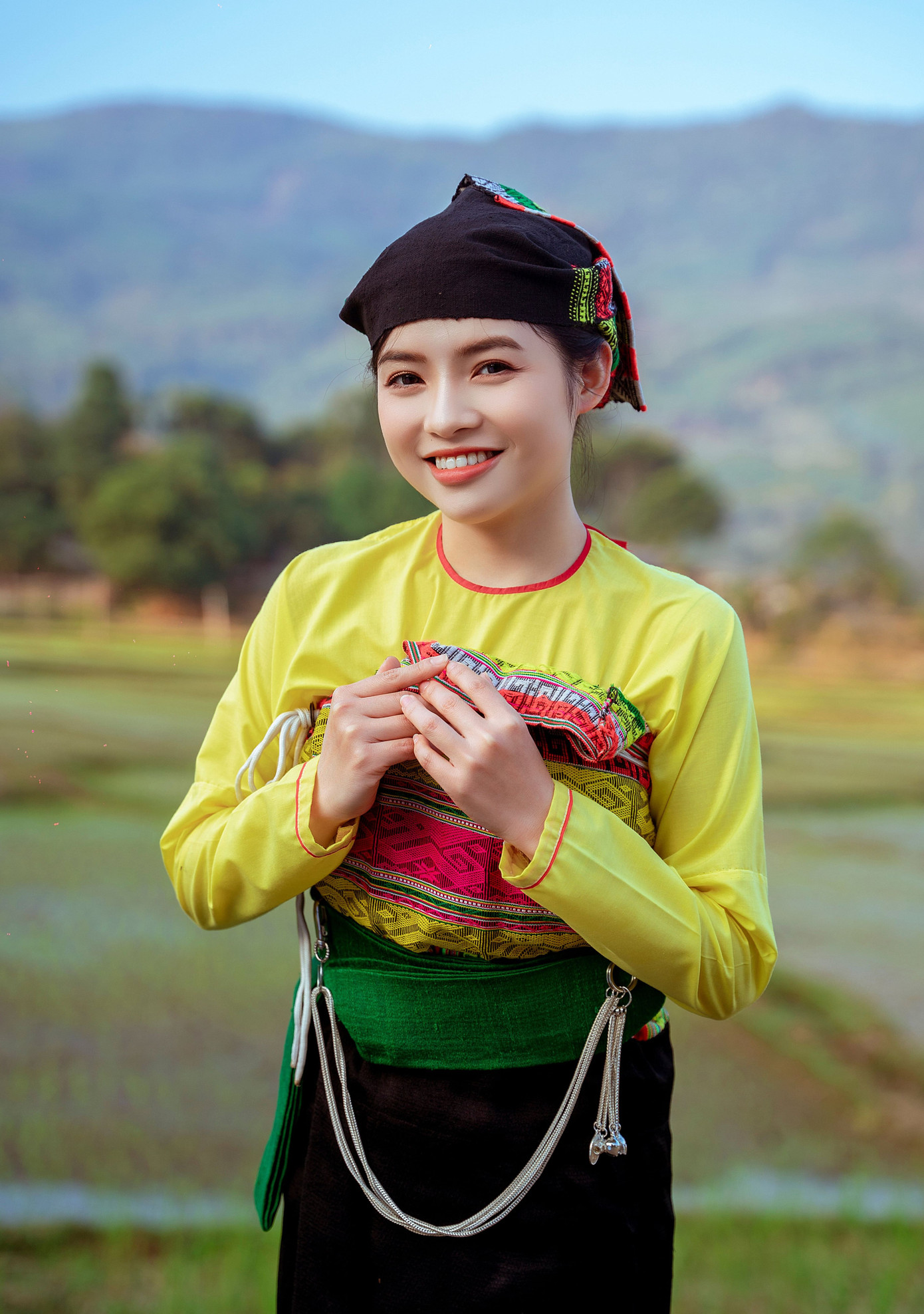 Vào mỗi dịp Tết,Tố Như sẽ tham gia tổ chức và dẫn chương trình cho các lễ hội ở làng.