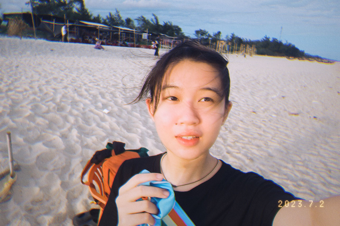 Minh Châu tham gia hoạt động ngoại khóa cùng CLB.